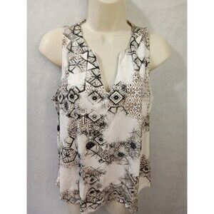 Braeve Women Medium Black‎ White pullover v neck Sleeveless